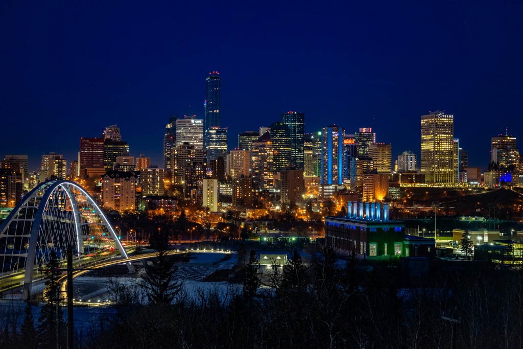 Downtown Edmonton Photo by Jason Hu at Unsplash